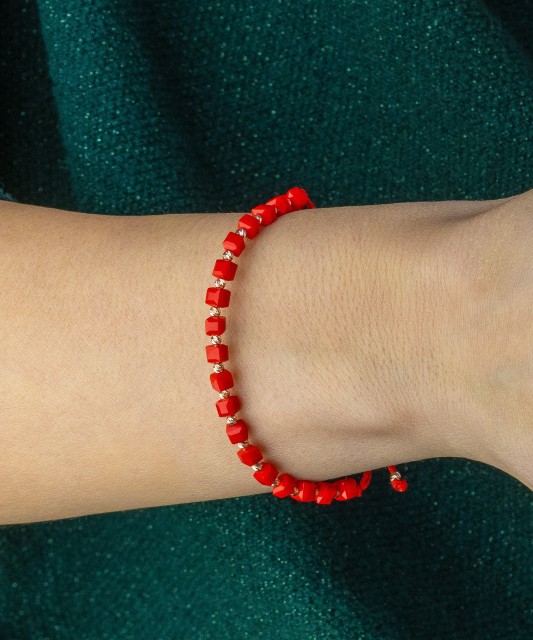 Raudono siūlo apyrankė su auksu - Siūlų apyrankės su auksu - Goldinga