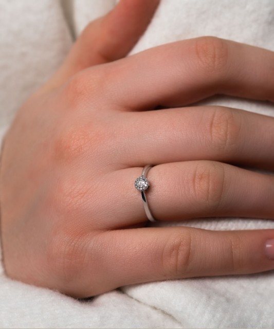 Balto aukso žiedas su deimantais - Auksiniai Žiedai su brangakmeniais - Goldinga