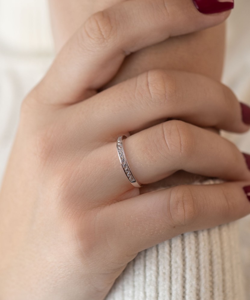 Balto aukso žiedas su cirkoniais - Auksiniai žiedai - Goldinga