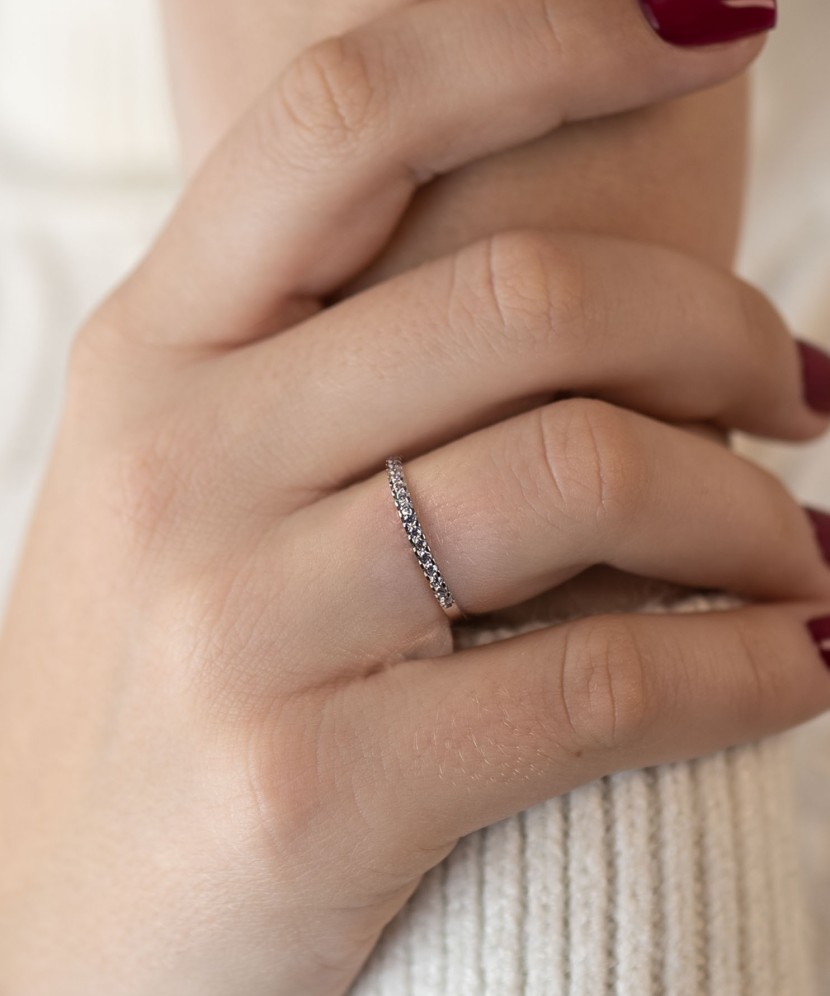 Balto aukso žiedas su cirkoniais - Perkamiausi - Goldinga