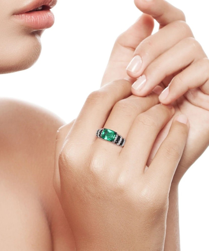 Sidabrinis žiedas su cirkoniais ir špineliais - Sidabriniai žiedai - Goldinga