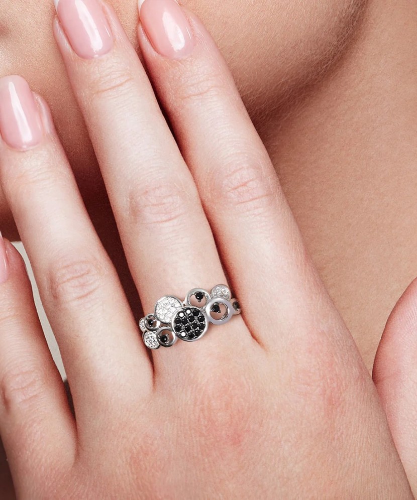 Sidabrinis žiedas su špineliais ir cirkoniais