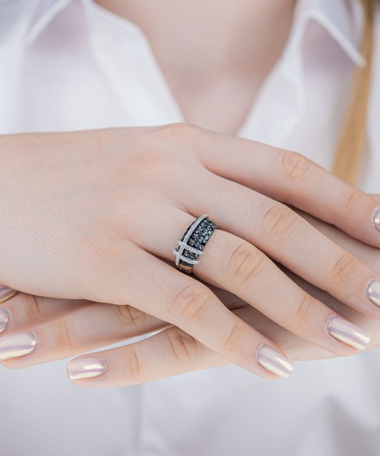 Sidabrinis žiedas su špineliais ir cirkoniais