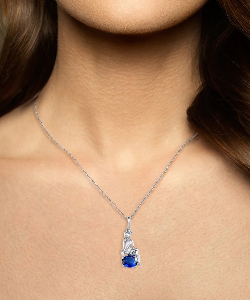 Sidabrinis pakabukas su cirkoniu "Mergelė"