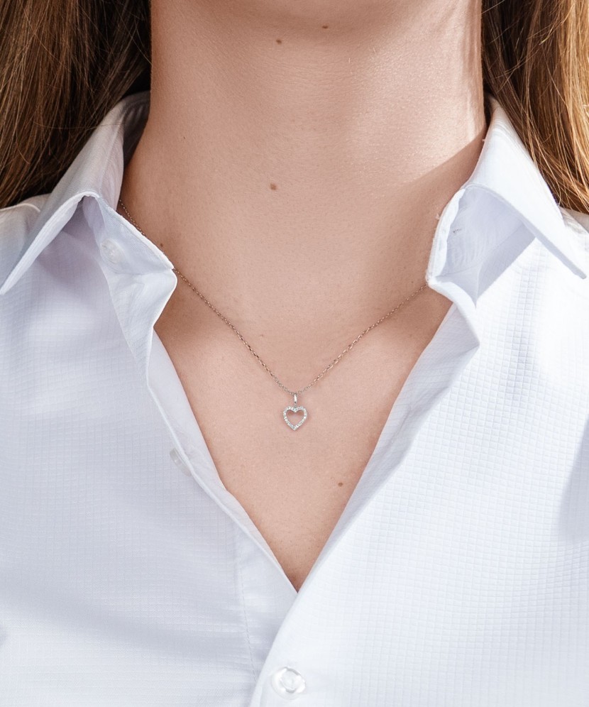 Balto aukso pakabukas su deimantais "Širdelė" - Pakabukai su brangakmeniais - Goldinga