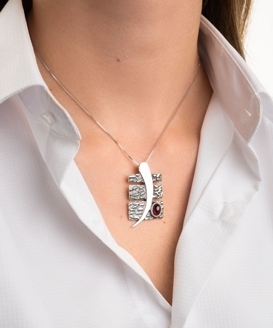 Sidabrinis pakabukas su granatu - Sidabriniai pakabukai - Goldinga