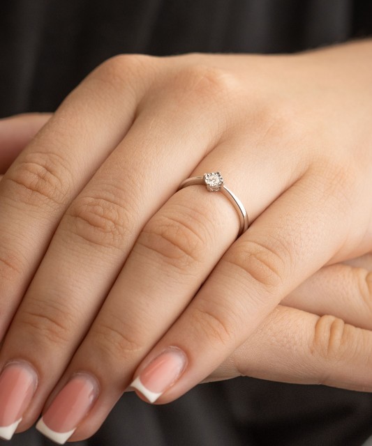 Balto aukso žiedas su briliantais - Auksiniai Žiedai su brangakmeniais - Goldinga