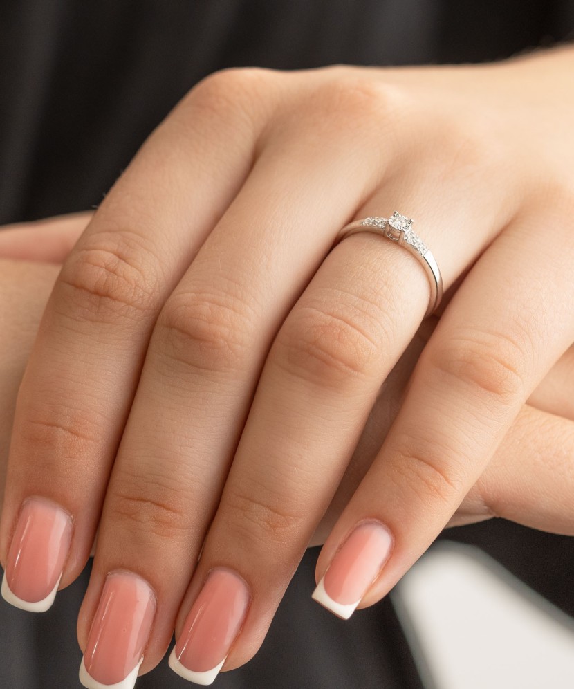 Balto aukso žiedas su briliantais - Auksiniai Žiedai su brangakmeniais - Goldinga