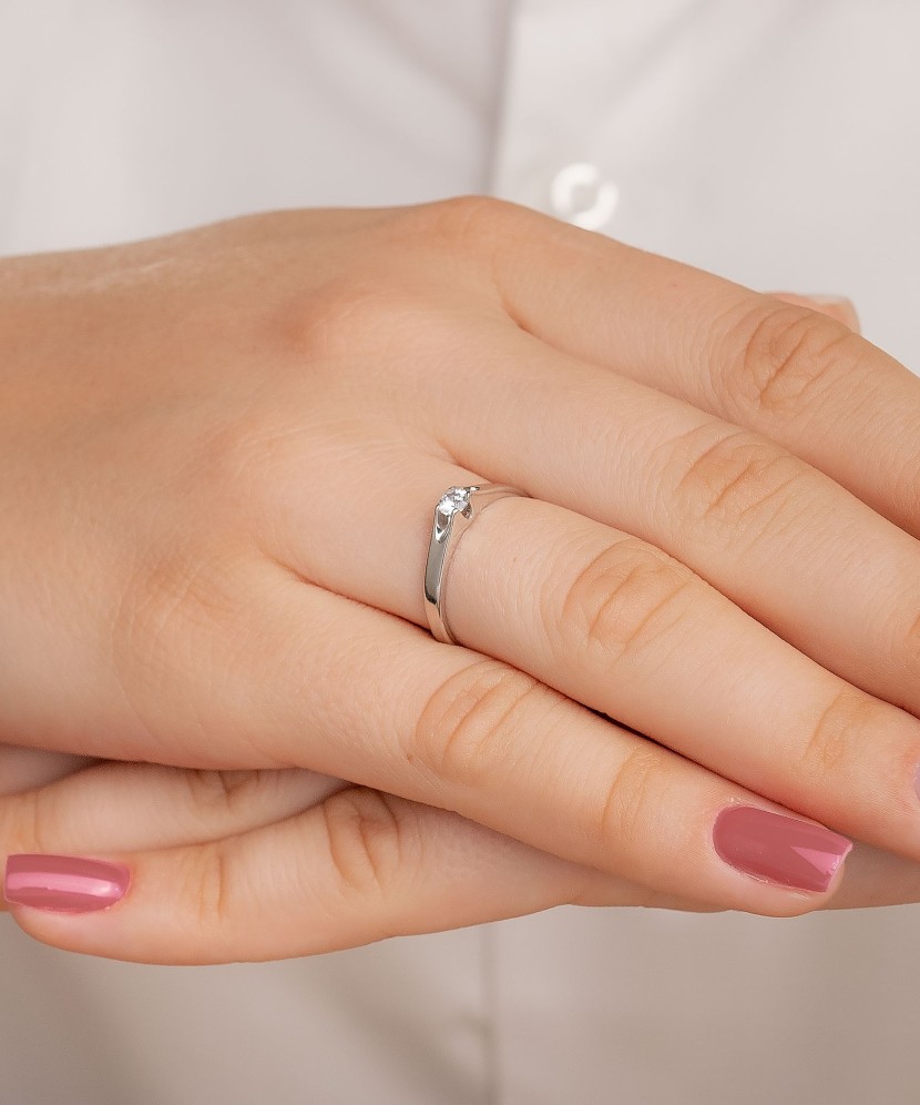 Balto aukso žiedas su cirkoniu - Auksiniai žiedai - Goldinga