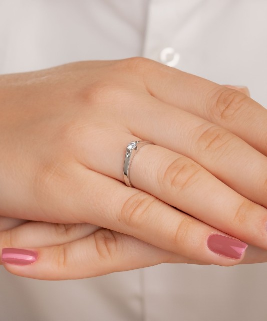 Balto aukso žiedas su cirkoniu - Auksiniai žiedai - Goldinga