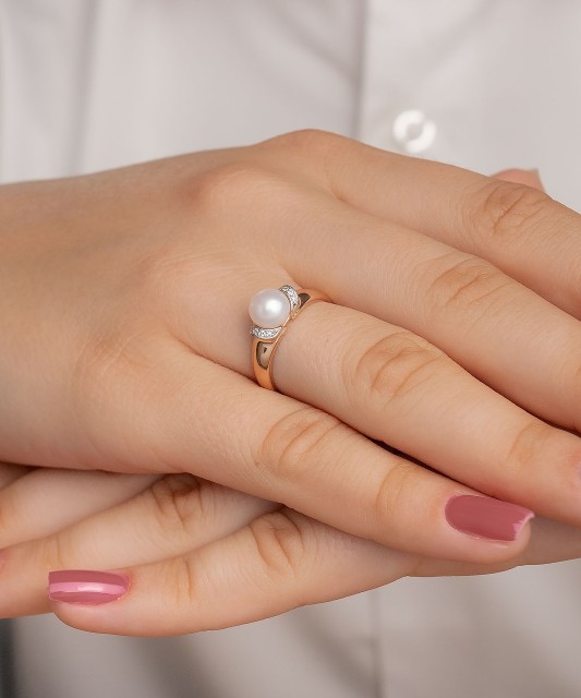 Auksinis žiedas su perlu ir cirkoniais - Auksiniai žiedai - Goldinga