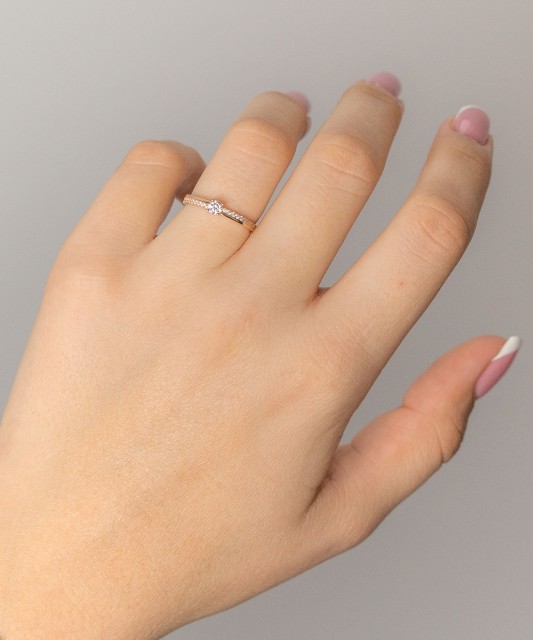 Auksinis žiedas su cirkoniais - Auksiniai žiedai - Goldinga