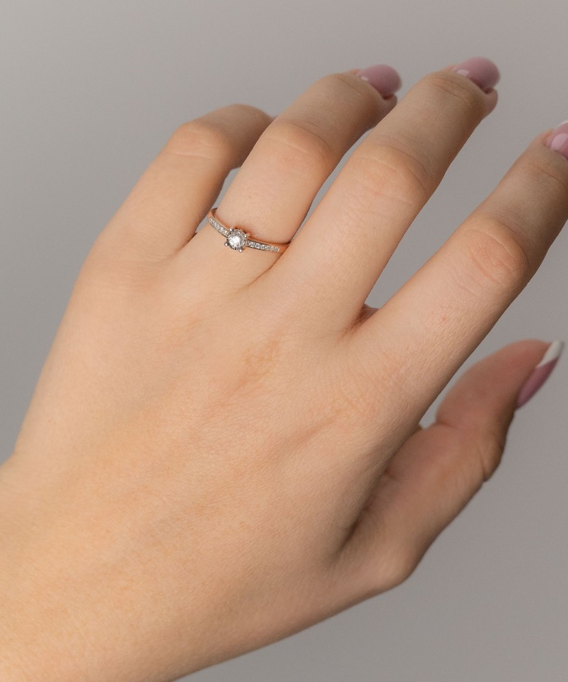 Auksinis žiedas su deimantu  - Goldinga