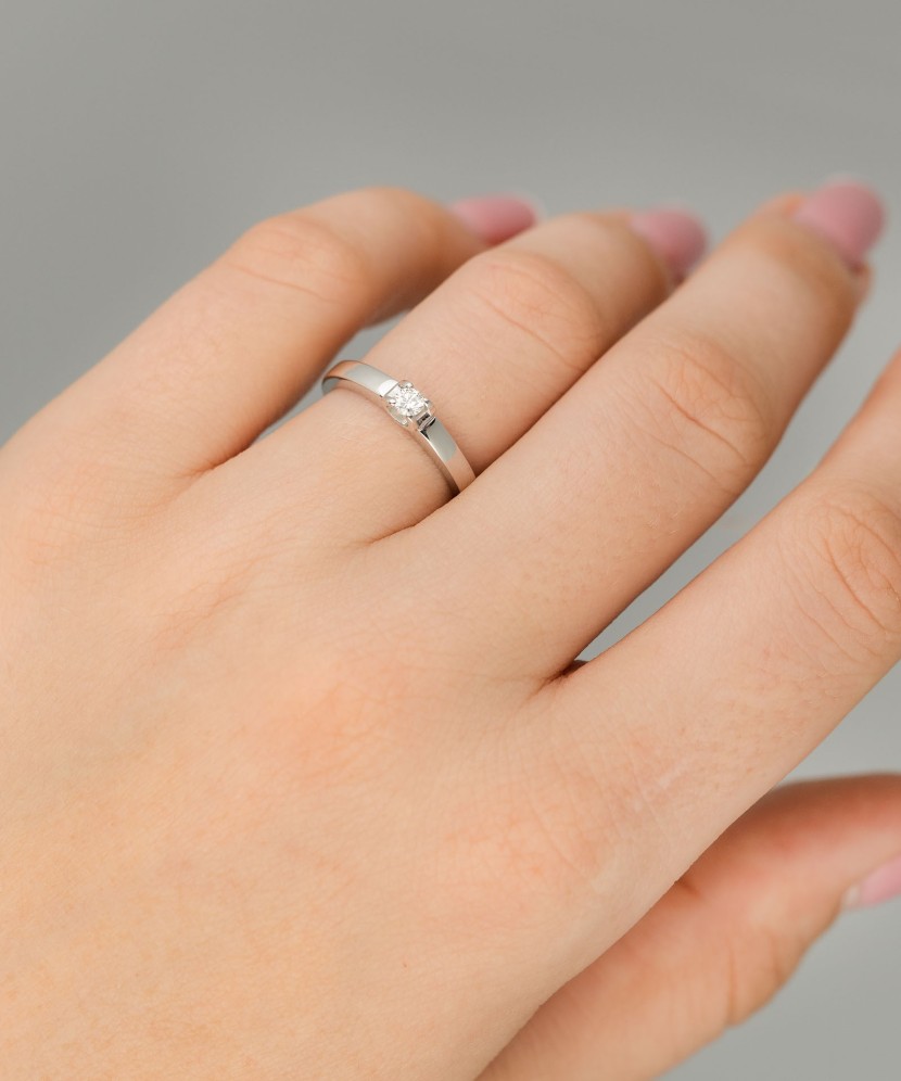 Balto Aukso Žiedas Su Briliantu 0,078ct - Auksiniai Žiedai su brangakmeniais - Goldinga