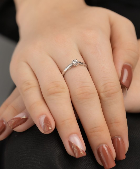 Balto aukso žiedas su briliantu - Auksiniai Žiedai su brangakmeniais - Goldinga