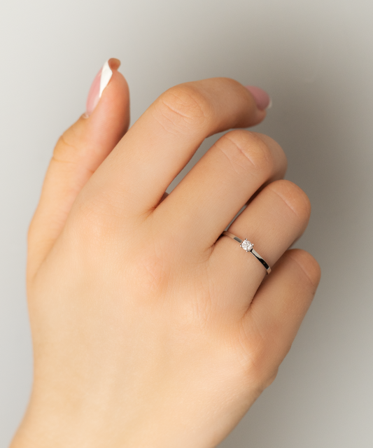 Balto aukso žiedas su deimantu - Auksiniai Žiedai su brangakmeniais - Goldinga