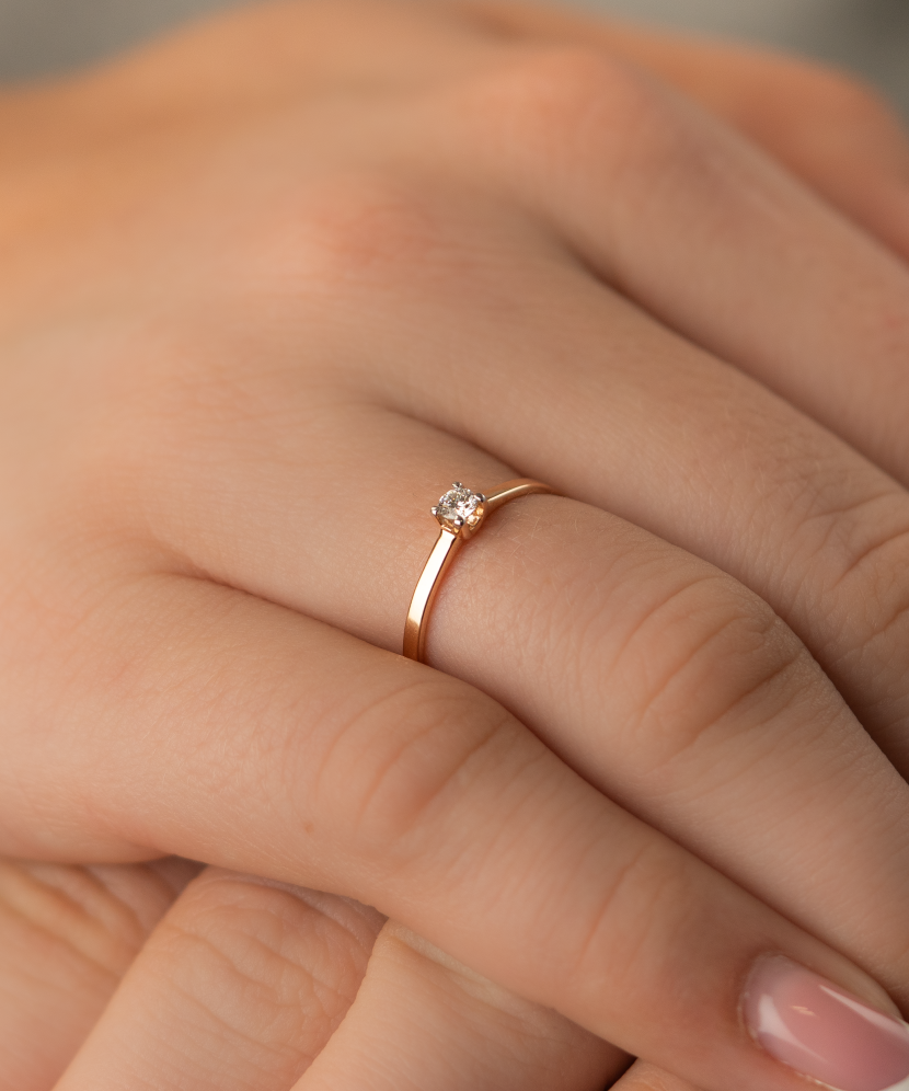 Auksinis žiedas su deimantu - Auksiniai Žiedai su brangakmeniais - Goldinga