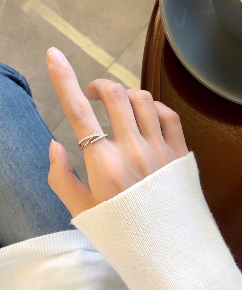 Sidabrinis žiedas su cirkoniais