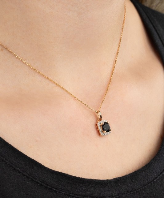 Auksinis pakabukas su deimantais ir špineliu - Pakabukai su brangakmeniais - Goldinga