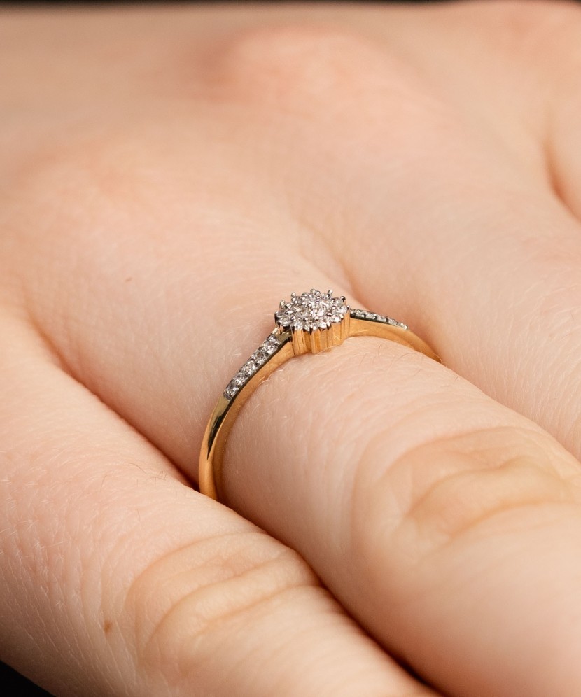 Geltono aukso žiedas su deimantais - Auksiniai Žiedai su brangakmeniais - Goldinga