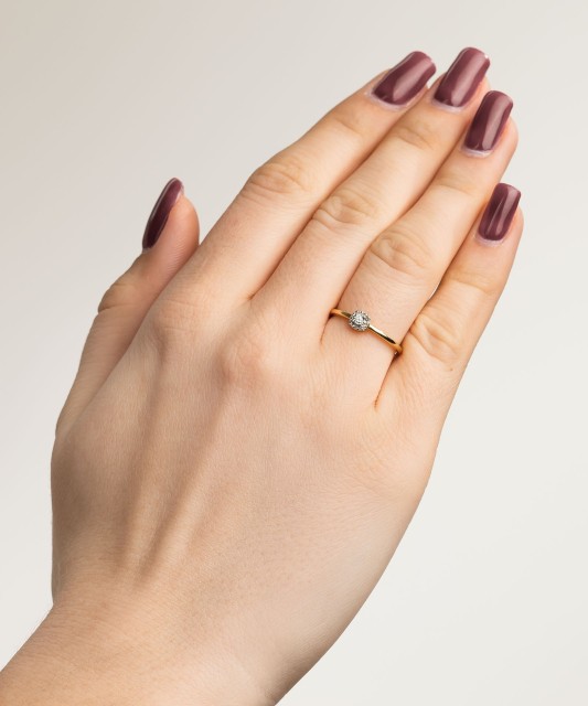 Geltono aukso žiedas su briliantu - Auksiniai Žiedai su brangakmeniais - Goldinga