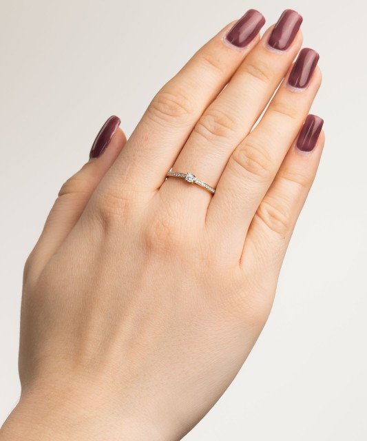 Geltono aukso žiedas su deimantais - Auksiniai Žiedai su brangakmeniais - Goldinga