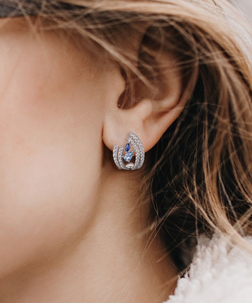 Sidabriniai auskarai su cirkoniais ir špineliais