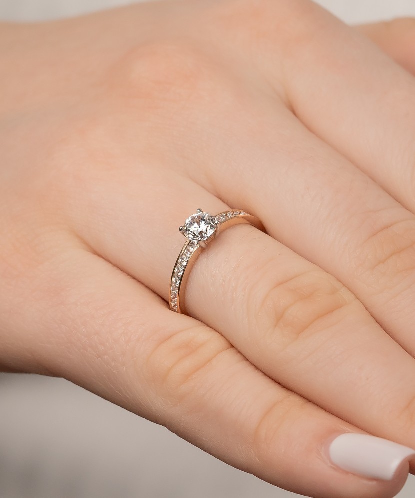 Auksinis žiedas su cirkoniais - Auksiniai žiedai - Goldinga