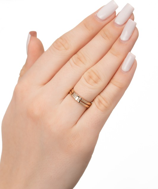 Auksinis žiedas su cirkoniais