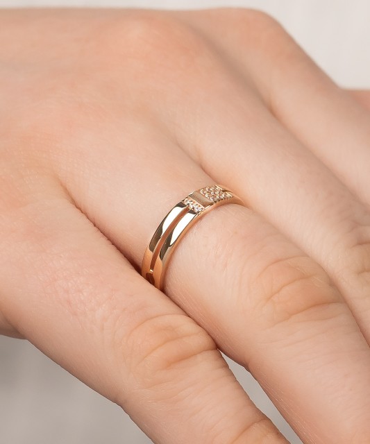 Auksinis žiedas su cirkoniais