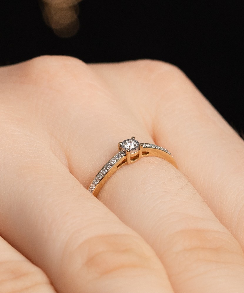 Auksinis žiedas su deimantais - Auksiniai Žiedai su brangakmeniais - Goldinga