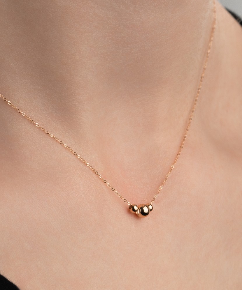 Auksinė grandinėlė su pakabuku