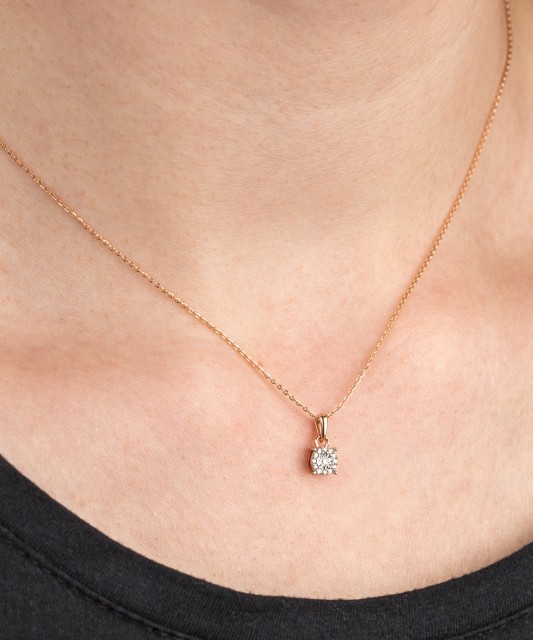 Balto aukso pakabukas su deimantais