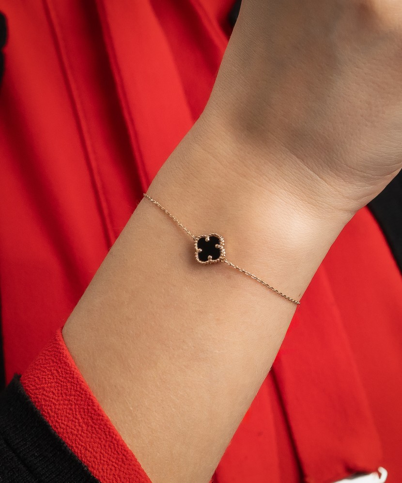 Auksinė apyrankė su emale