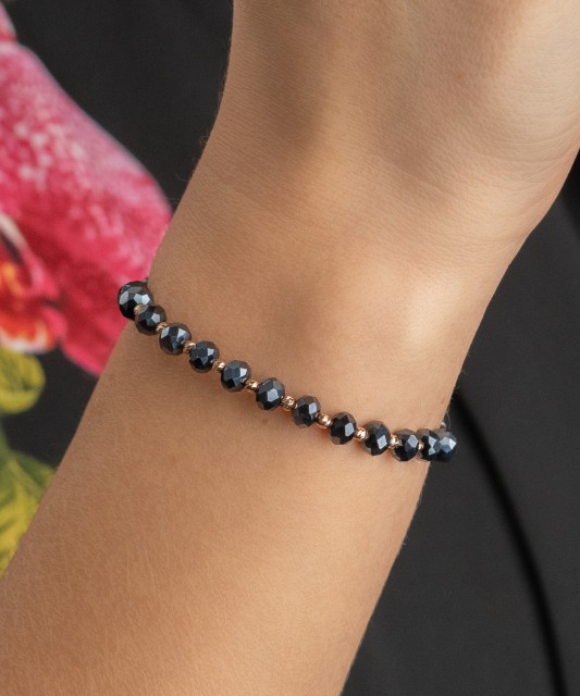 Juodo Siūlo Apyrankė Su Auksu Ir Oniksais