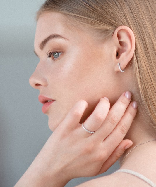 Balto aukso žiedas su briliantais - Auksiniai Žiedai su brangakmeniais - Goldinga