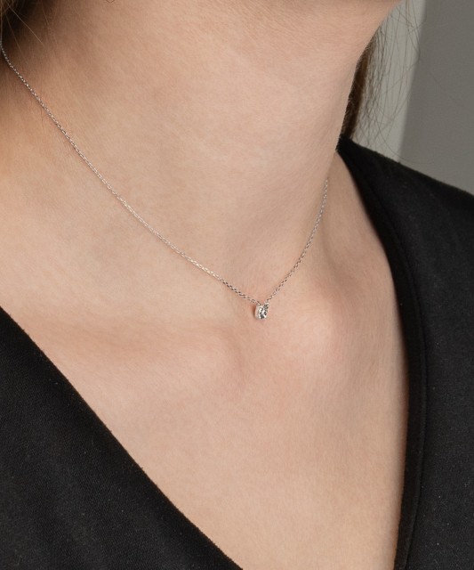 Balto Aukso Grandinėlė Su briliantiniu Pakabuku - Auksinės grandinėlės su pakabukais - Goldinga