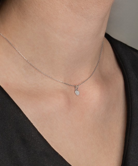 Balto aukso pakabukas su deimantais "Širdelė" - Pakabukai su brangakmeniais - Goldinga