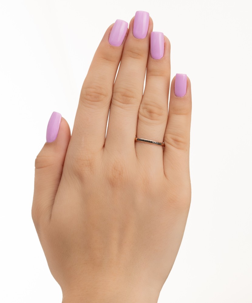 Auksinis žiedas su juodaisiais deimantais