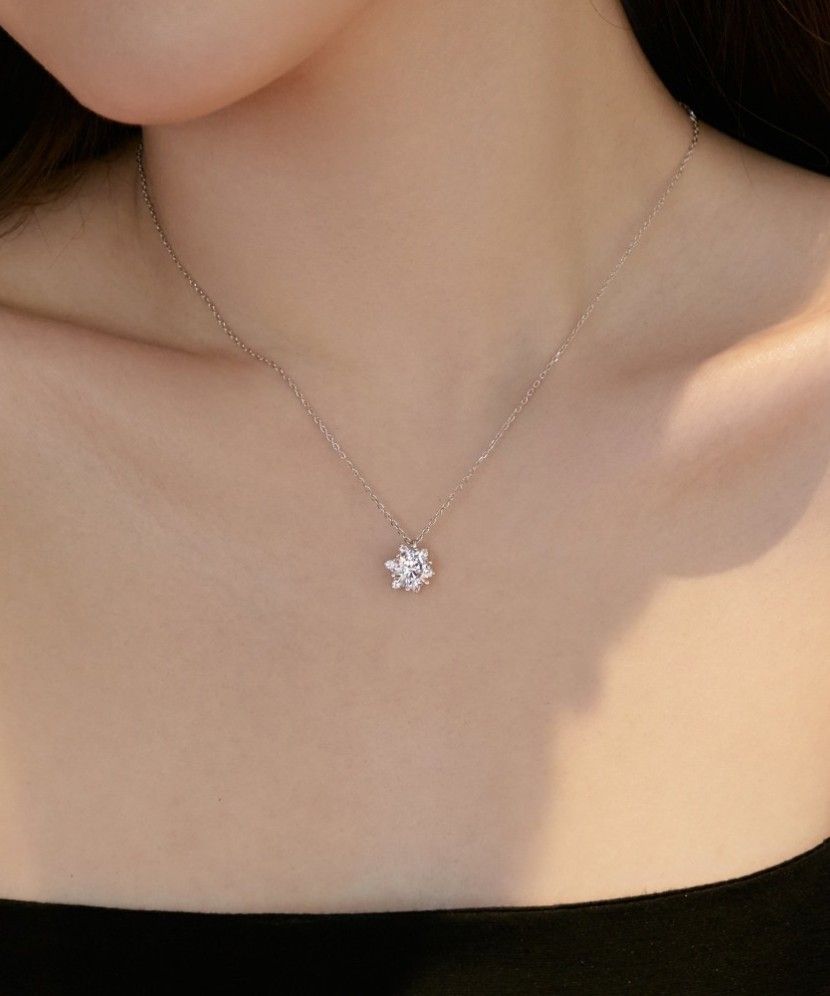 Sidabrinė grandinėlė su cirkonio pakabuku