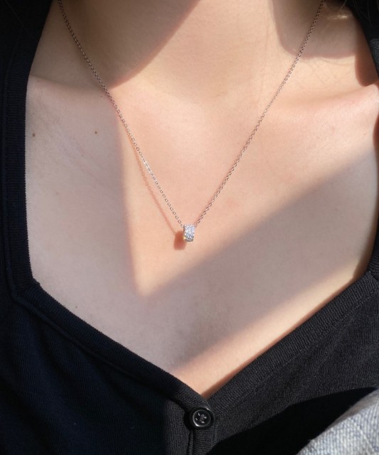 Sidabrinė grandinėlė su cirkonio pakabuku