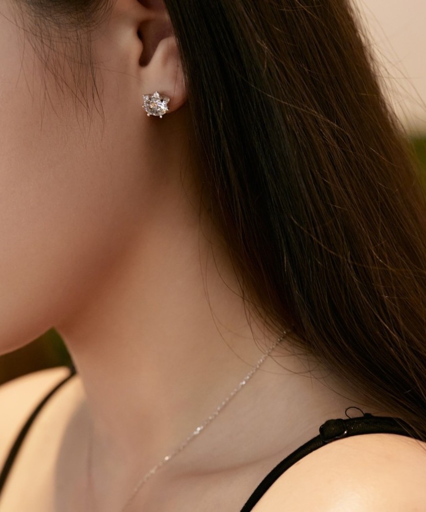 Sidabriniai auskarai su cirkoniais