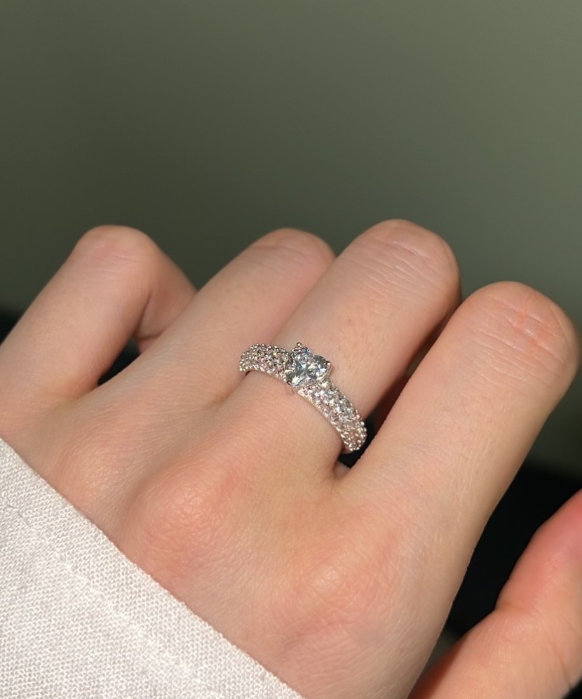 Sidabrinis žiedas su cirkoniais