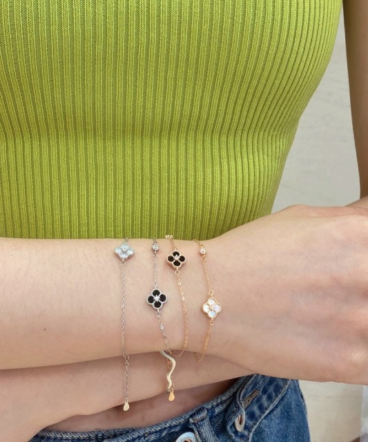 Sidabrinė apyrankė su cirkoniais ir emale