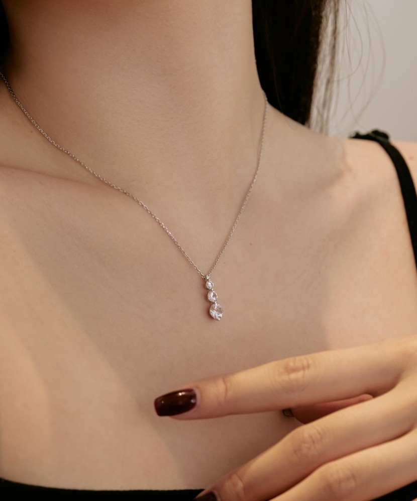 Sidabrinė grandinėlė su cirkonio pakabuku - Sidabrinės grandinėlės su pakabukais - Goldinga