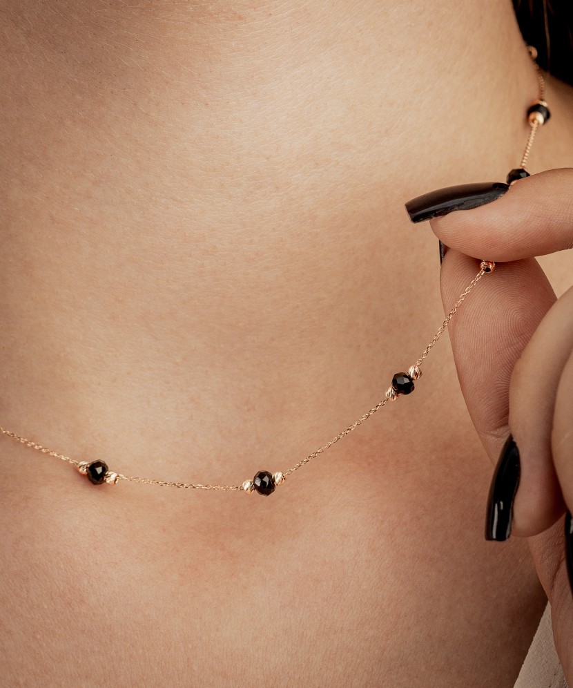 Auksinė grandinėlė su oniksais - Auksinės grandinėlės su pakabukais - Goldinga