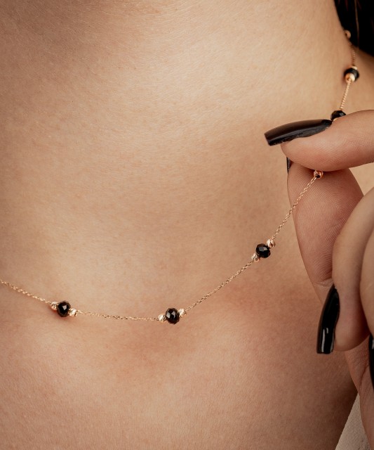 Auksinė grandinėlė su oniksais - Auksinės grandinėlės su pakabukais - Goldinga