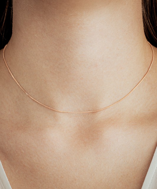 Auksinė vientisa grandinėlė "Curb" 1mm  - Goldinga