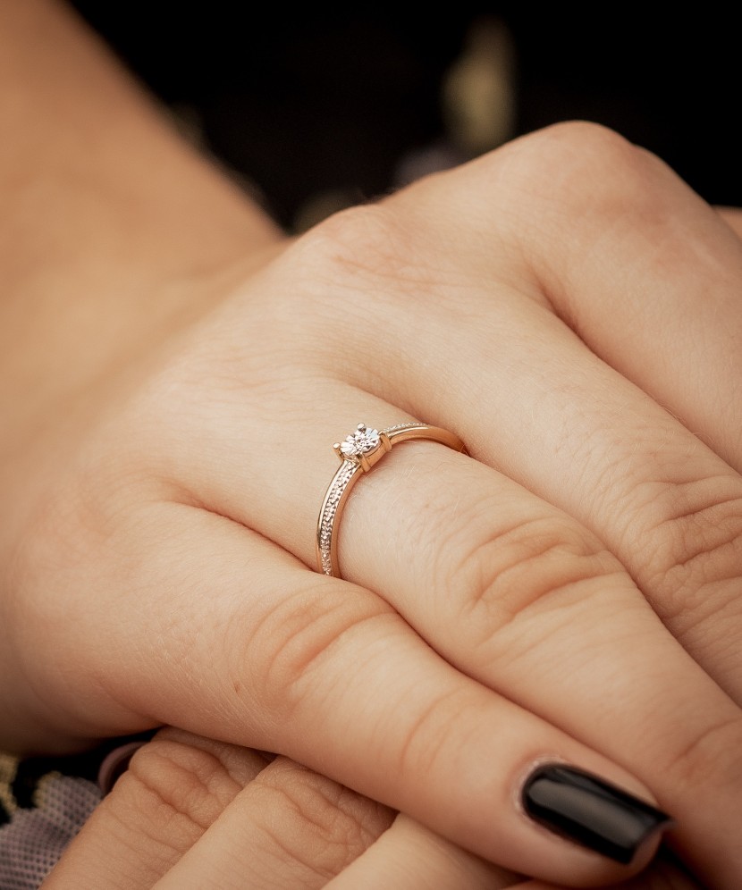 Geltono aukso žiedas su deimantais - Auksiniai Žiedai su brangakmeniais - Goldinga