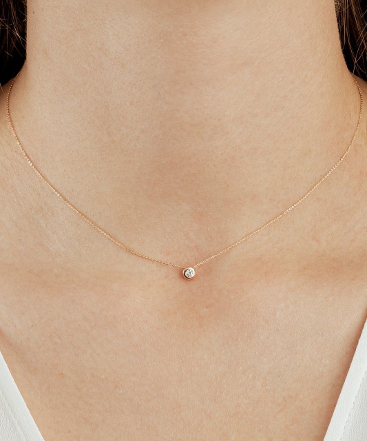 Auksinė grandinėlė su cirkonio pakabuku